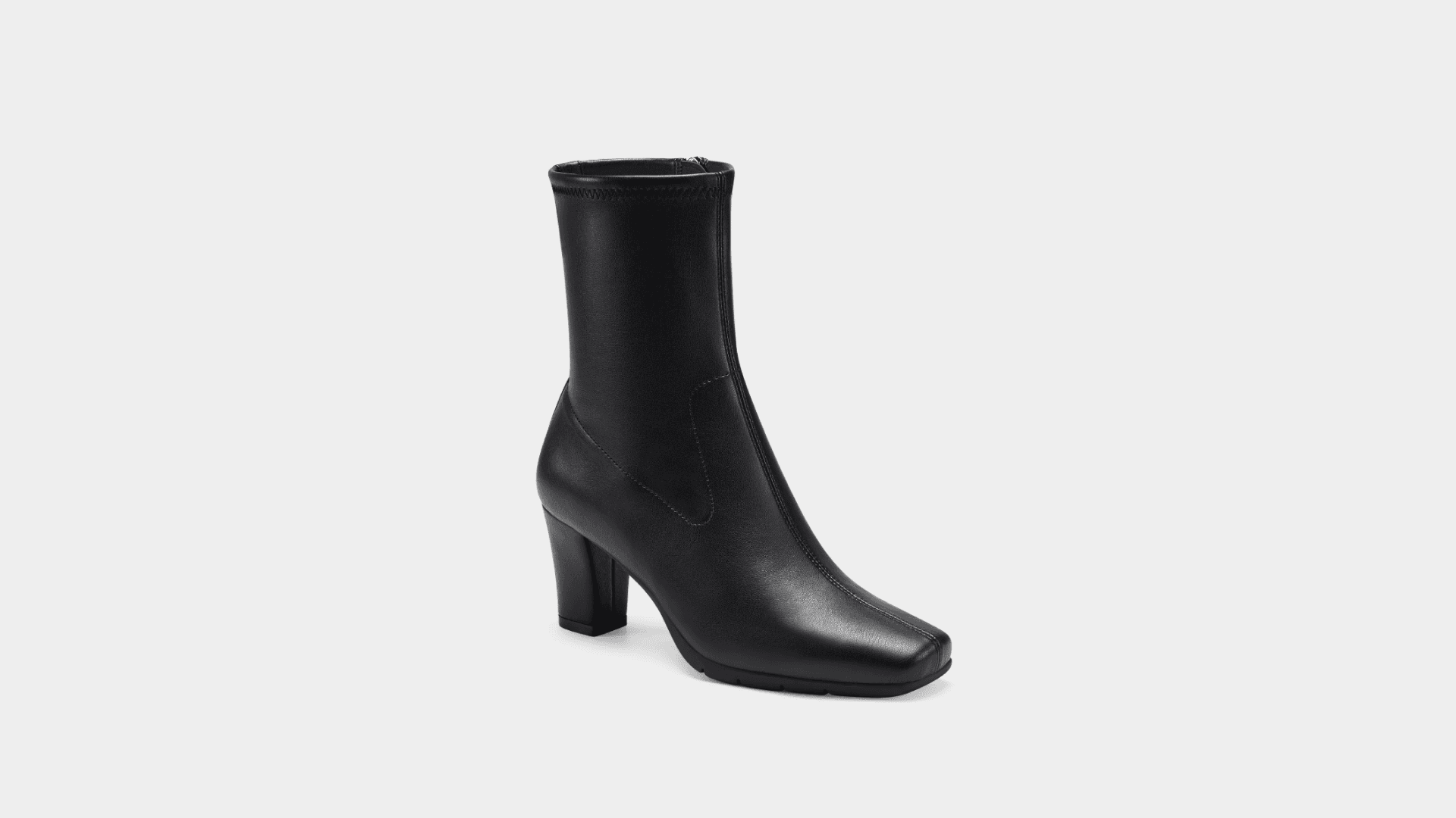 Heeled black boots