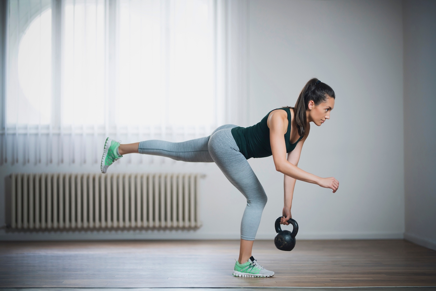 Featured image for Light up your entire low body with the single leg dumbbell deadlift