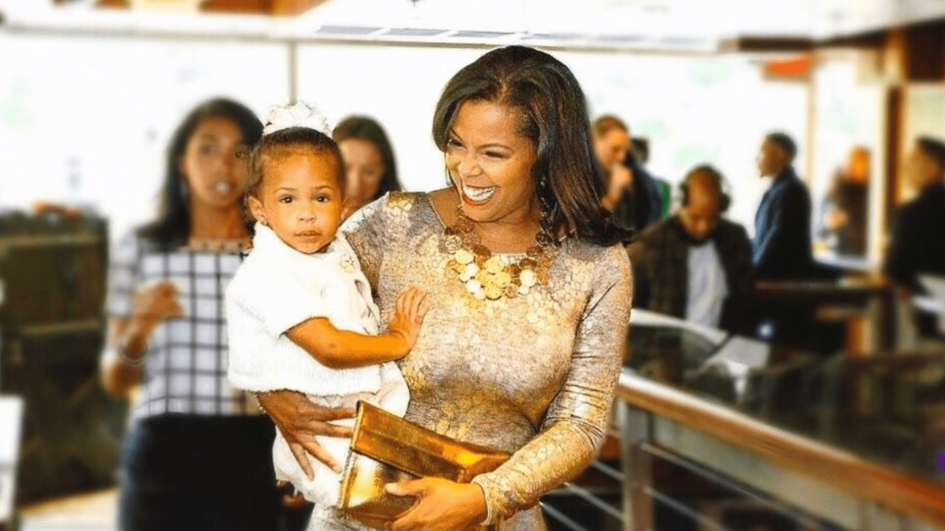 Dia Simms with her daughter.