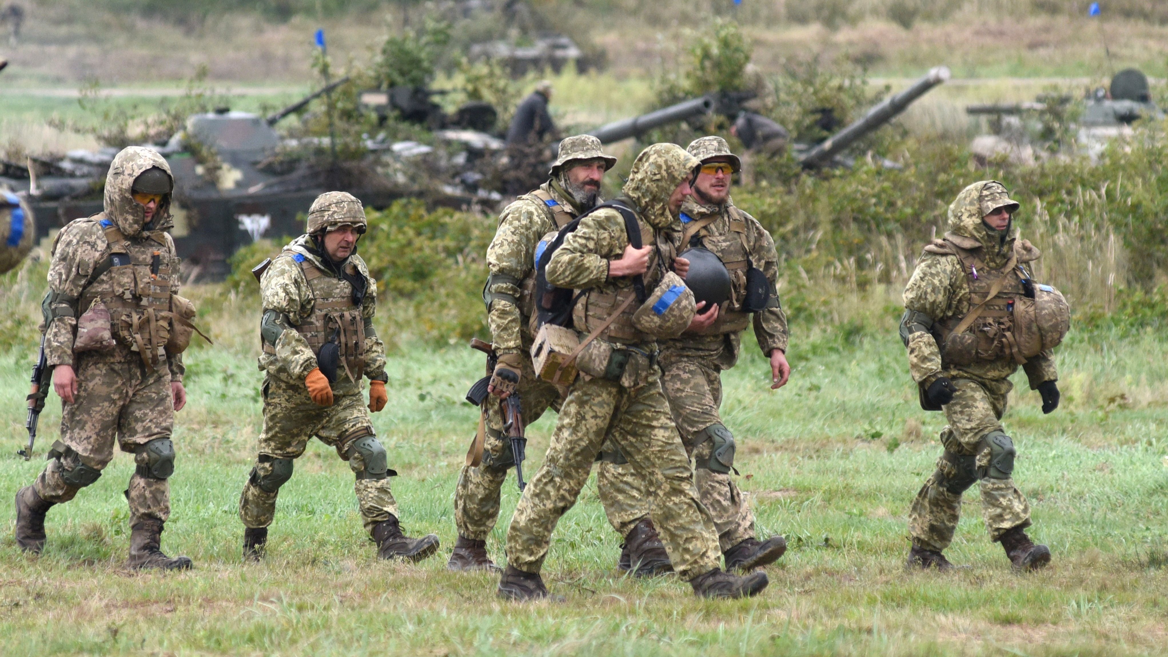 Ukrainian servicemen take part in the joint Rapid Trident military exercises with the United States and other NATO countries