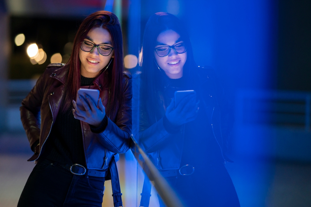 Featured image for What You Can Do About the Purple Tint Created by Your Blue-Light Blocking Glasses