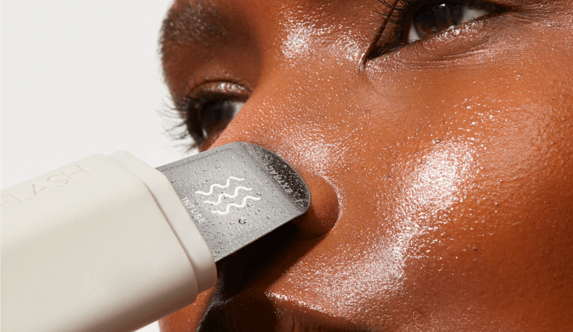 Featured image for The Famous Pore De-Gunking Skin Spatula Released an Even More Powerful Version—Here's What Happened When I Tried It