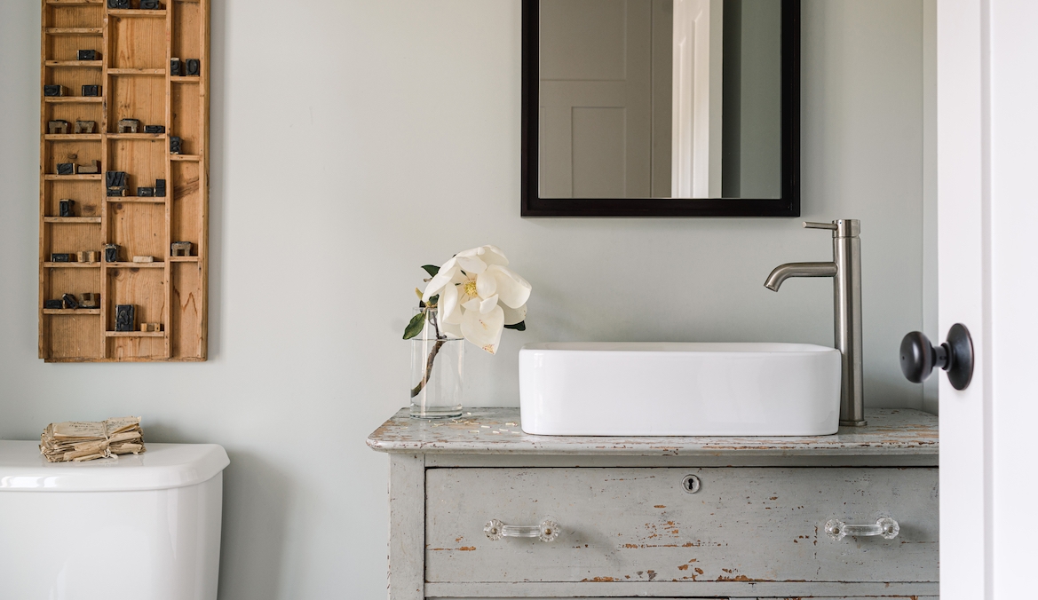 Featured image for ‘I’m a Gastroenterologist, and Here’s What It Means if You’re Very Good at Waiting Until You're Somewhere 'Comfortable' To Poop'