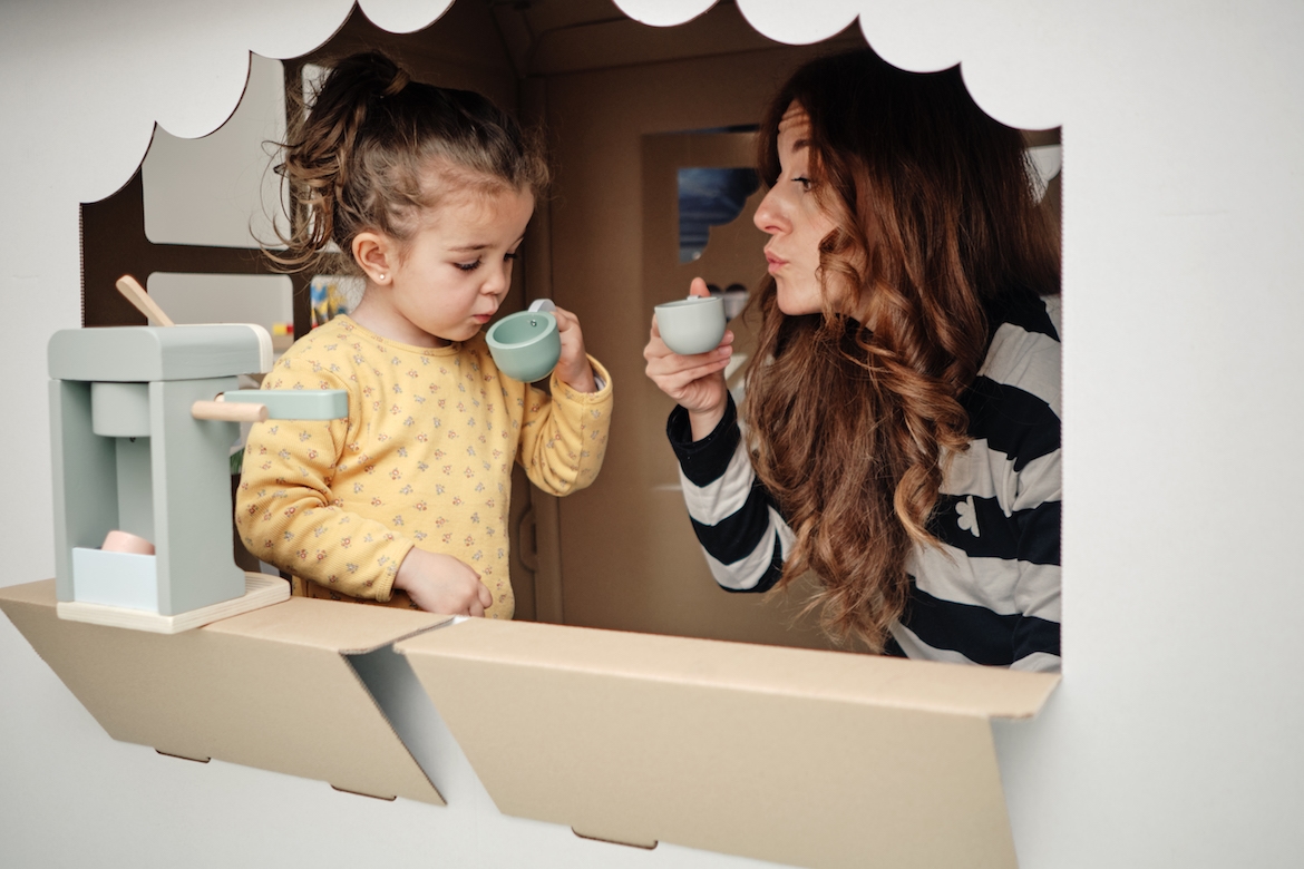 Featured image for What Age Do Health Experts Say Is Safe To Start Drinking Coffee?