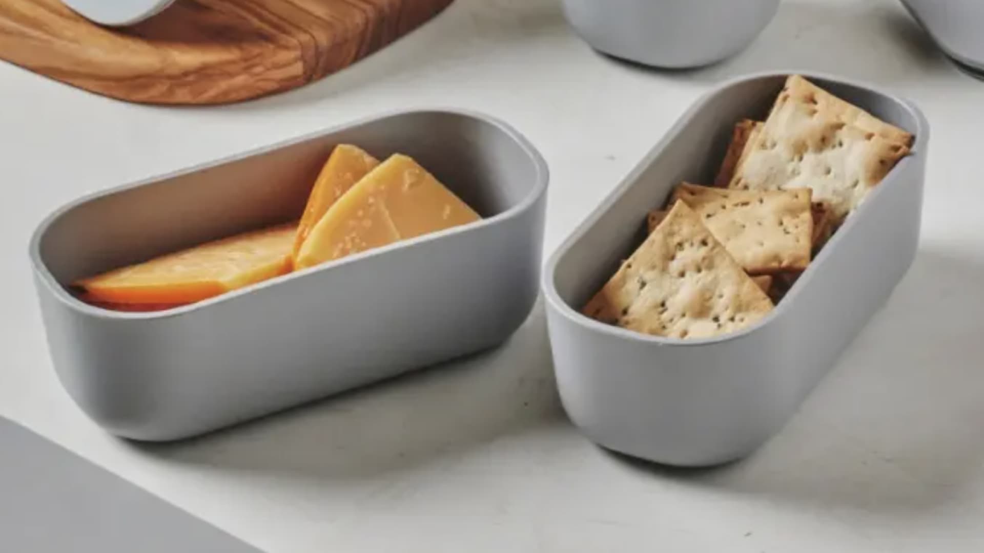 A set of containers.