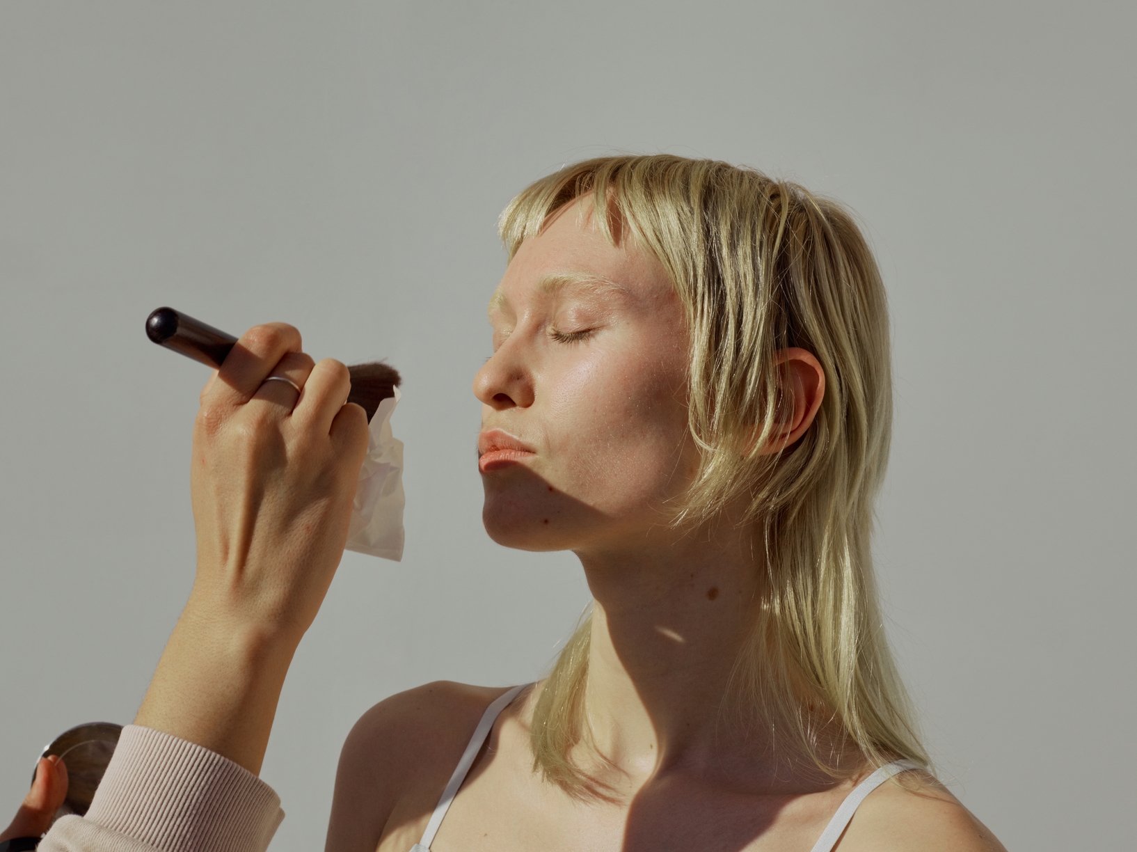 Featured image for If You’re Going To Bleach Your Brows, Here's How Experts Say You Can Do It Safely