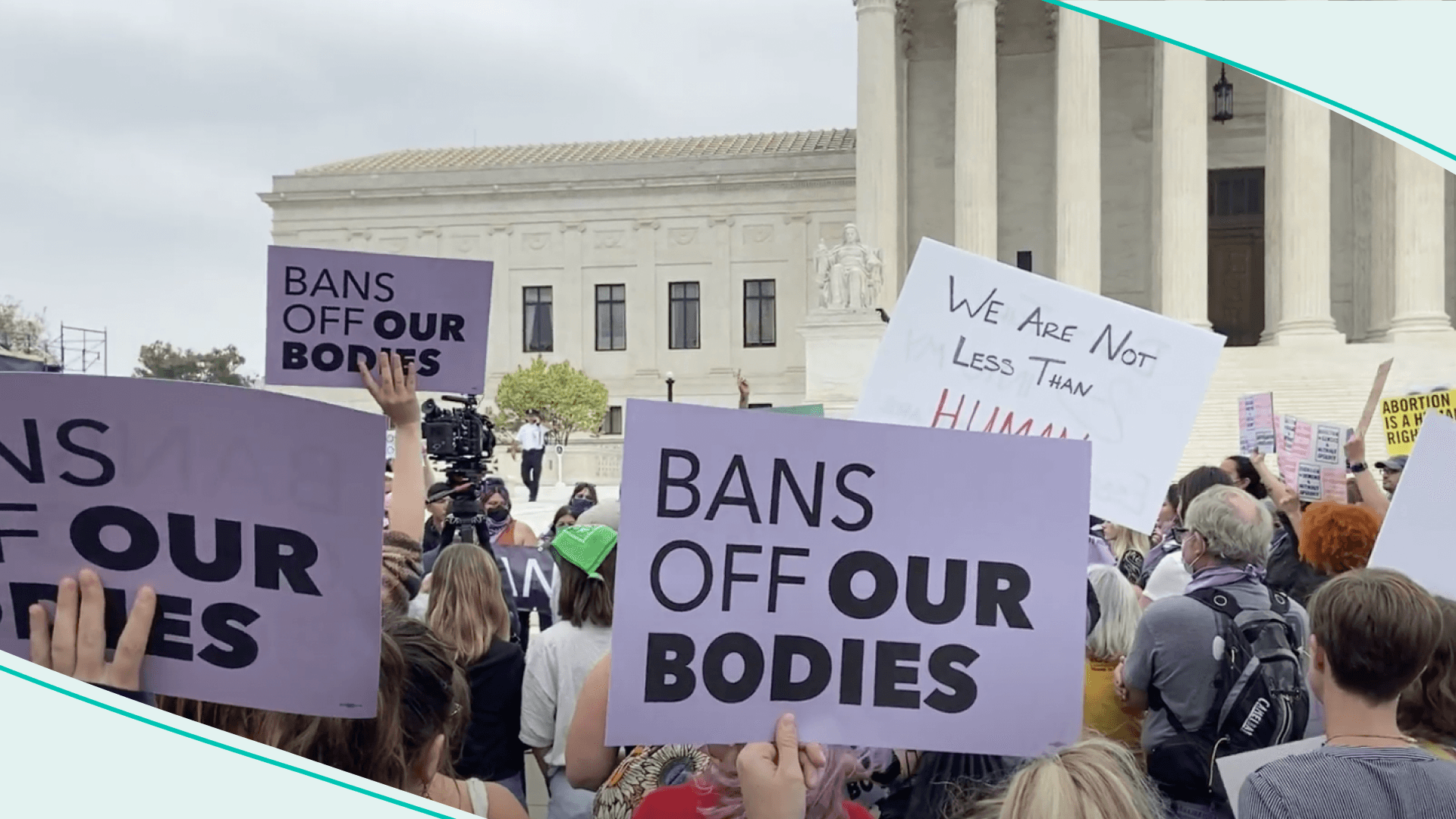 A crowd outside the Supreme Court protesting a draft ruling